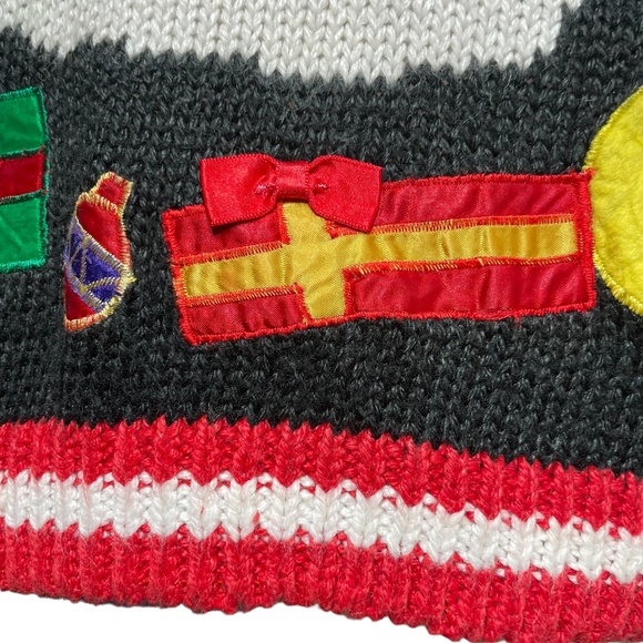 Santa Embroidered Sweater S Collared Floral Presents Vintage Knit Textured - Picture 12 of 14